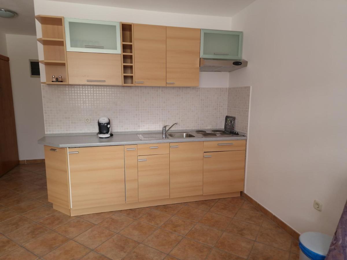 Apartments Lacic 3 Цриквеница Экстерьер фото
